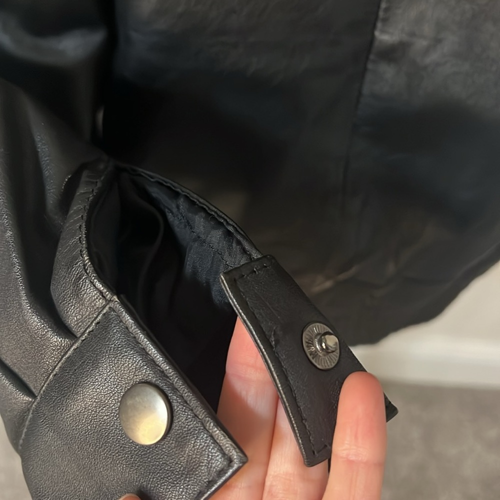 Leather Jacket - Picture 5 of 12